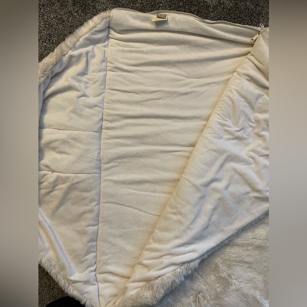 Pottery barn teen fur sleeping bag - Picture 3 of 7